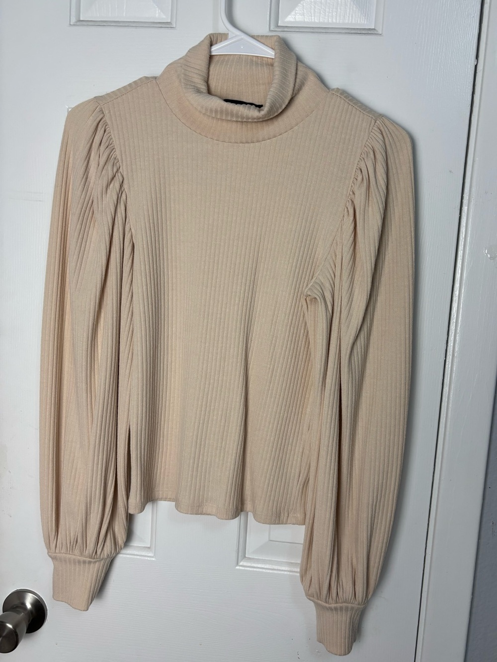 Forever 21 Beige ribbed knit mock turtleneck top Size M